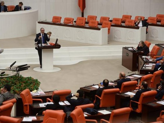 Meclis kürsüsüne pişmiş kelle ile çıktı! - Resim: 2