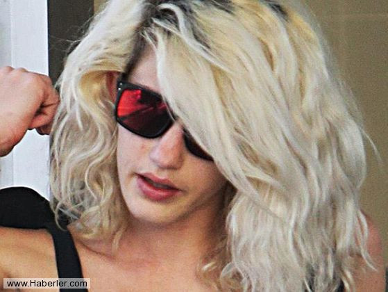 Köpeğiyle cinsel ilişkiye girip videoya çekti! - Resim: 2