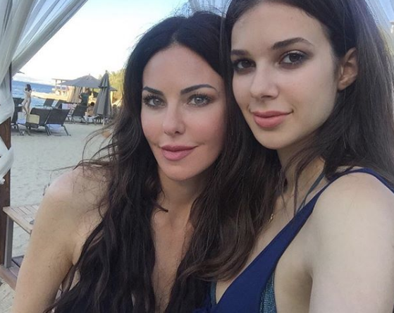 Deren, annesi Defne Samyeli'ne nazire yaptı! - Resim: 1