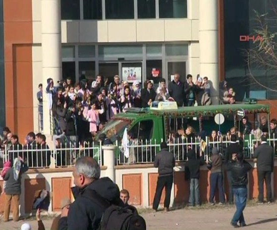 3 PKK'lı kadının cenazesi hastaneden alındı - Resim: 4