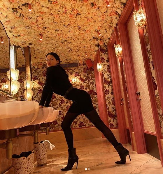 Çıplak poz veren Adriana Lima bu kez tuvaletten paylaştı! Emir Uyar'la aşk yaşıyor - Resim: 2