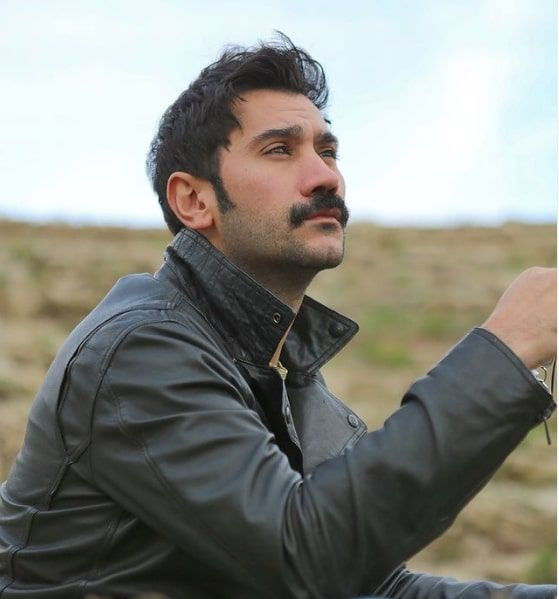 Uğur Güneş yeni dizisi için bambaşka biri oldu Bir Zamanlar Çukurova'dan ayrılmıştı - Resim: 1