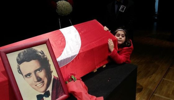 Erol Büyükburç'un sırrı ortaya çıktı! Ailesi şoke oldu - Resim: 4