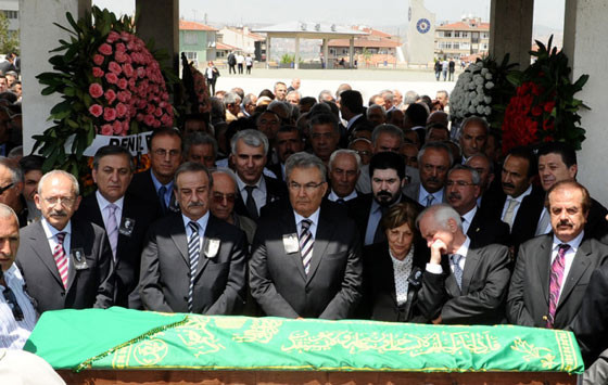 Baykal ve Kılıçdaroğlu'ndan samimi pozlar! - Resim: 2