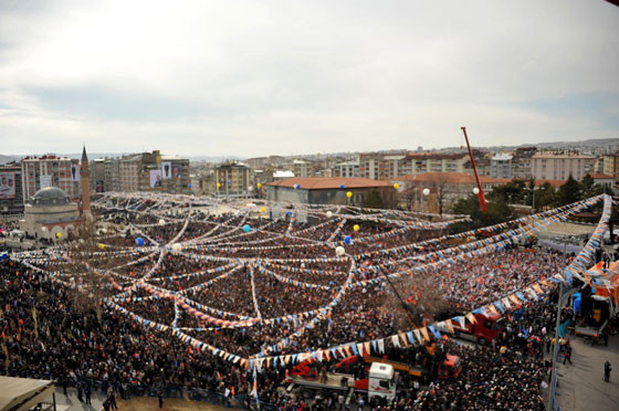 Başbakan Erdoğan'a Sivas'ta çoşkulu karşılama - Resim: 2