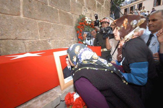 Anneler gününde evlat acısı yaşadı - Resim: 1