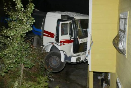 Hızını alamayınca yatak odasına daldı - Resim: 3