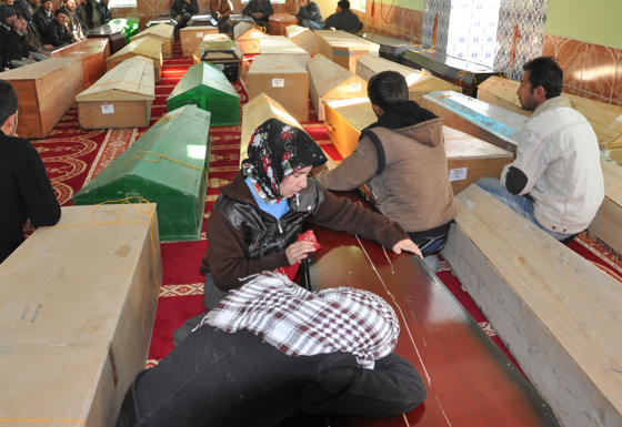 Tabuttaki bayrak babayı kahretti - Resim: 2