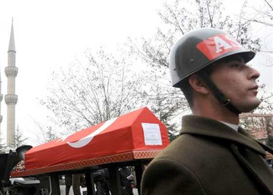 İstanbul şehidini böyle uğurladı - Resim: 1