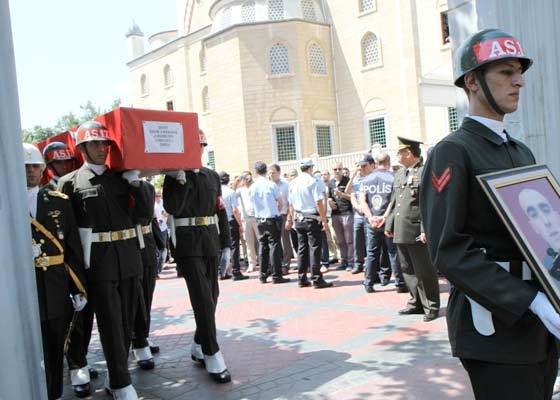 İstanbul şehidini böyle uğurladı - Resim: 2
