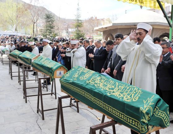  Afyonkarahisar'da en acı uğurlama! - Resim: 2