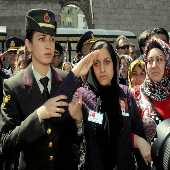 Şehit cenazesi yürekleri dağladı! - Resim: 4