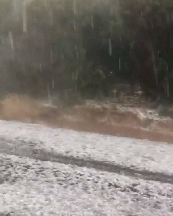 İzmir'de yağmur hayatı felç etti! Vatandaşlardan tepki yağdı - Resim: 3