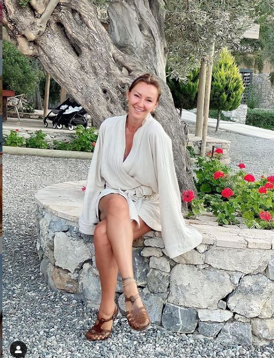 Pınar Altuğ Instagram'da o yoruma çıldırdı: Birini bulun, boşanayım, onunla evleneyim - Resim: 4