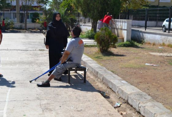Tesettürlü öğretmen kriz yarattı - Resim: 2