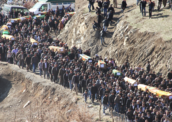 Tabuttaki bayrak babayı kahretti - Resim: 4