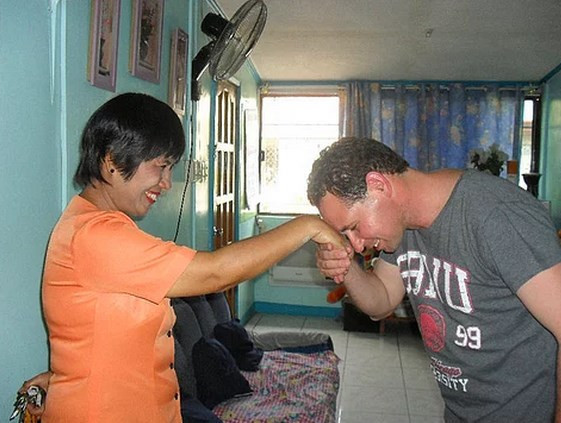 Böyle selamlaşma şekli görmediniz - Resim: 3