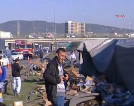 Tem otoyolunda feci kaza - Resim: 4