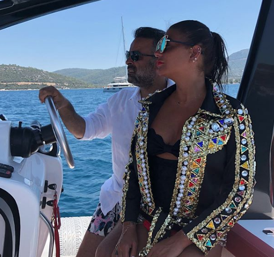 Sosyete güzeli Süreyya Yalçın'ın eşine aldığı tır ve yavru aslanlar kiralık çıktı! - Resim: 4