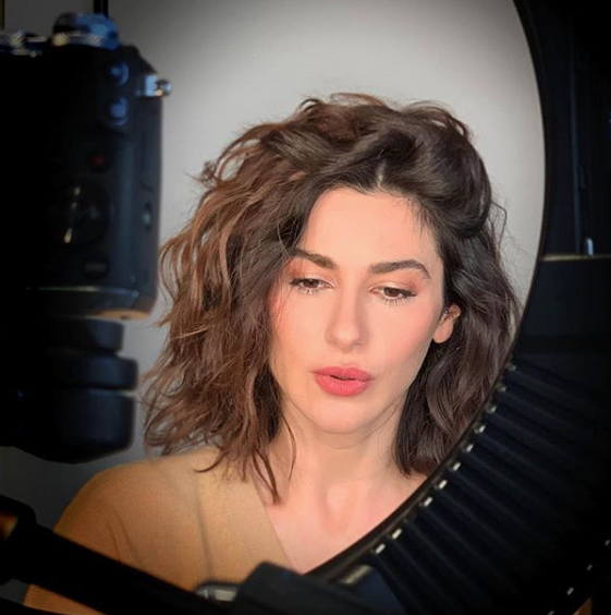 Bizim Hikaye'nin yıldızı Nesrin Cavadzade La Casa de Papel kadrosuna katıldı - Resim: 2