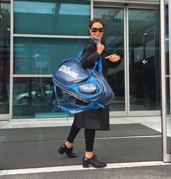 Hülya Avşar önce 'hamileyim' dedi şimdi de ülkeyi terk ediyor - Resim: 3