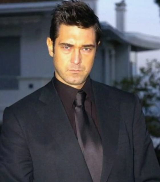 Tasını tarağını toplayıp çiftliğe yerleşmişti! Burak Hakkı'nın son halini görenler şaşırdı kaldı - Resim: 1