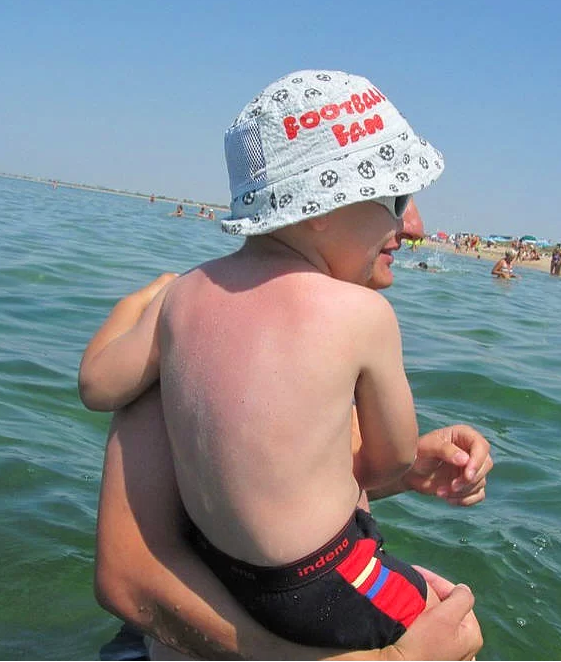 Bu fotoğraflarda bir terslik var - Resim: 1