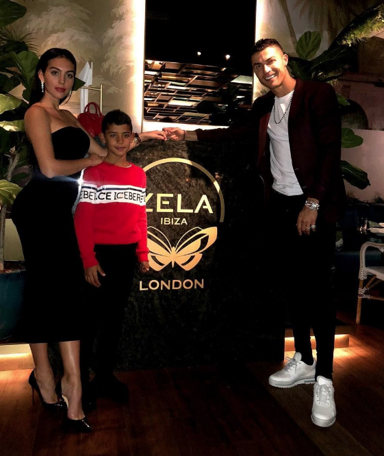 Cristiano Ronaldo 15 dakikada servet harcadı!  - Resim: 2