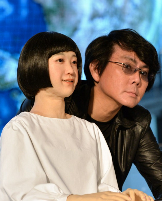 İlk android haber spikeri - Resim: 3