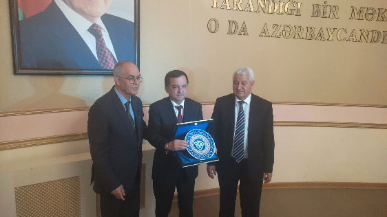 Azerbaycan'da Erzincan Binali Yıldırım Üniversitesi öğretim üyesi Ali Kafkasyalı'ya fahri diploma - Resim: 0