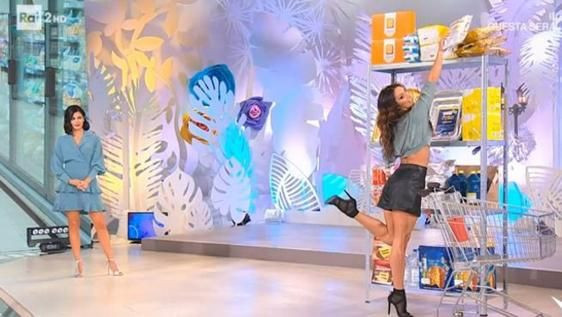 Televizyonda seksi alışveriş taktikleri verildi ortalık yıkıldı! Rezalet görüntülere büyük tepki - Resim: 2