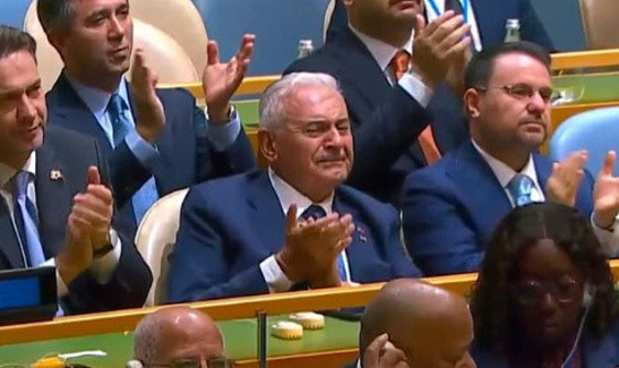 Cumhurbaşkanı Erdoğan şiir okurken Binali Yıldırım ağlamıştı! Bakan G&uuml;rlek konuştu - Resim: 0