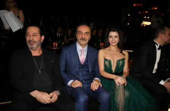 Beren Saat'in elbisesi kopya mıydı? Tasarımcısı açıkladı - Resim: 2