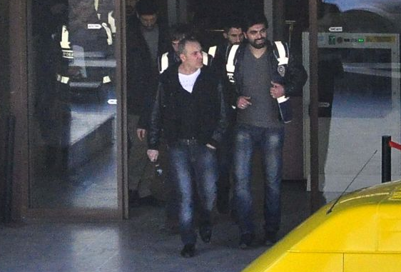  Gözaltına alınan ünlüler böyle görüntülendi - Resim: 2