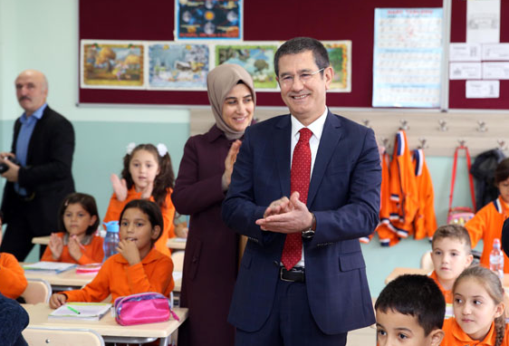 Hatice Canikli kimdir Nurettin Canikli eşi ve çocukları kimdir? - Resim: 1