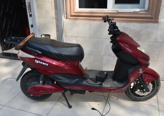 Antalya akü hırsızı sevgililer yakalandı biri çalarken biri gözcü oluyormuş - Resim: 0