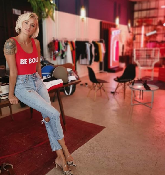 Didem Soydan kırmızı mayosuyla herkesi mest etti! Lider Şahin'den hamle gecikmedi - Resim: 4