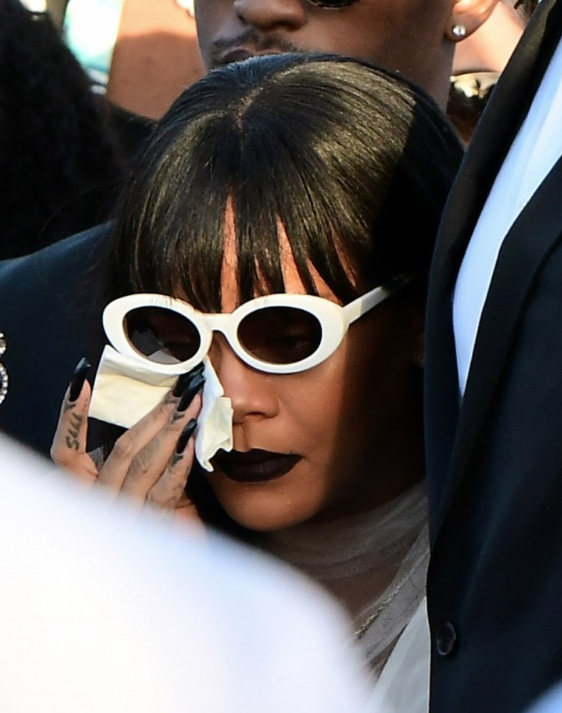 Rihanna'yı yasa boğan ölüm! Hüznü değil kıyafeti olay oldu - Resim: 3