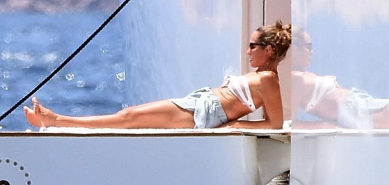 Ünlü milyarder lüks yatıyla Türkiye'de! İçinde ne ararsan var - Resim: 3