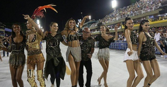 Metin'i Türkiye'ye yolladı karnavala koştu - Resim: 3