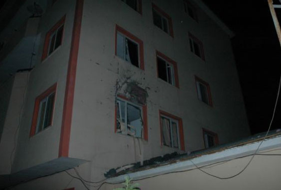 Emniyet Müdürlüğüne roketatarlı saldırı  - Resim: 1