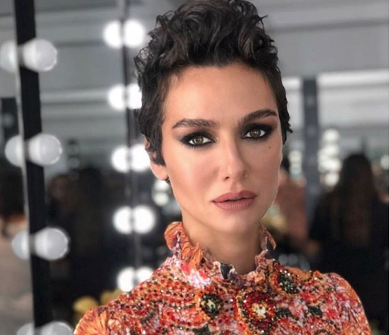 Birce Akalay pişman olup özür diledi! Kapısının önünde ölü halde buldu - Resim: 1