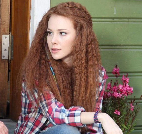 Kiralık Aşk'ın Defnesi hangi takımı tutuyor? - Resim: 4