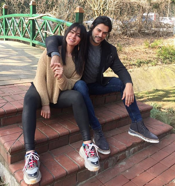 Burak Özçivit'in kardeşi Burçun Özçivit'i Fahriye Evcen bir anda sildi - Resim: 2