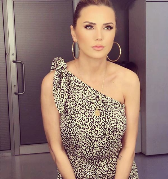 Ece Erken Ve Deniz Seki sosyal medyada fena kapıştı! Birbirlerine sert sözler! - Resim: 1