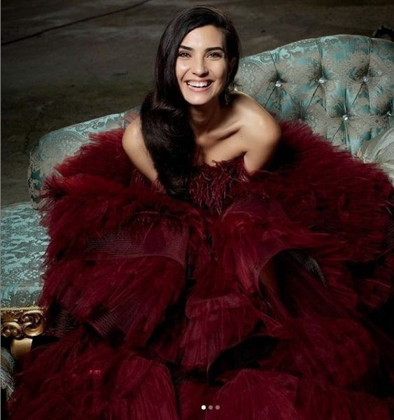 Tuba Büyüküstün Ali Güneş'le aşk iddialarında gerçeği açıkladı 'Romantik bakış açısı' - Resim: 1