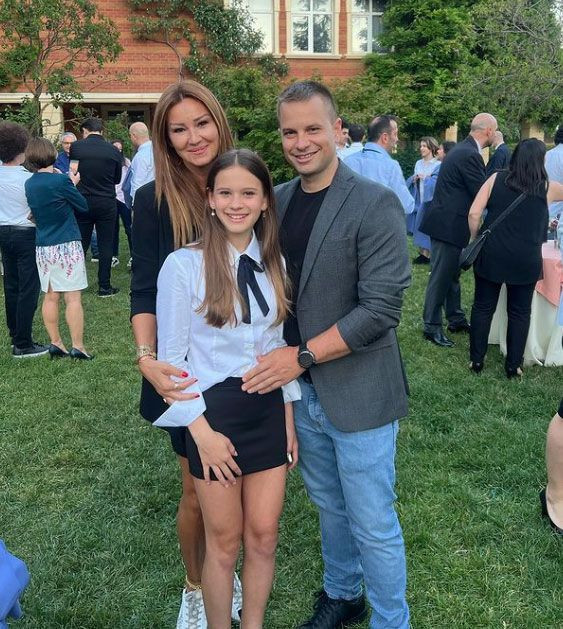 Oyuncu Pınar Altuğ teknede amuda kalktı, o pozlar sosyal medyayı salladı! - Resim: 3