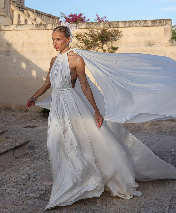 Burcu Esmersoy ile Nazım Akmandil İtalya’da evlendi - Resim: 0