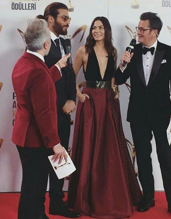 Can Yaman ve Demet Özdemir sevgili mi? Aşk pozları - Resim: 2