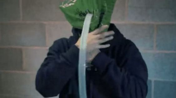 Kafasını mikrodalga fırına soktu içine çimento döktü ve... - Resim: 2